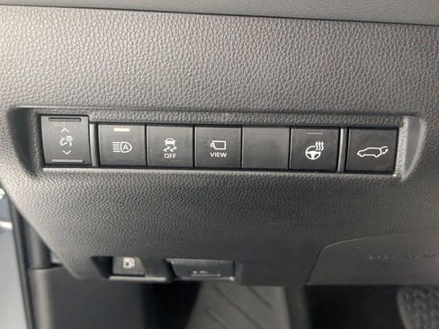 Used 2022 Toyota Venza Limited AWD/4WD image 14