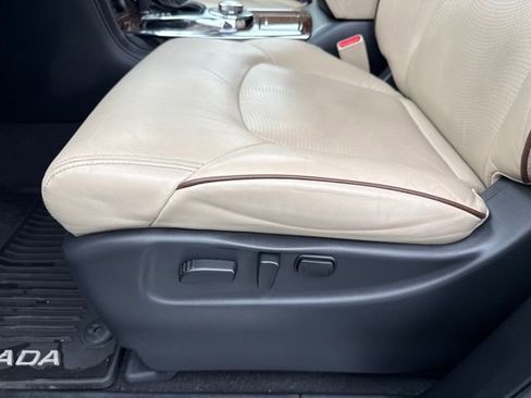 Used 2019 Nissan Armada Platinum w/ Captain's Chairs Package image 12