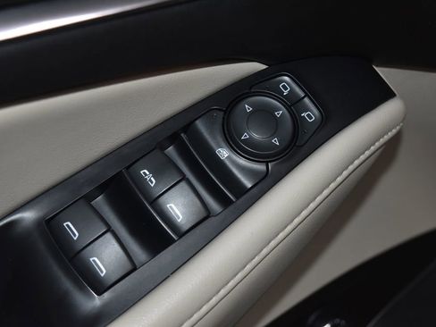 Used 2021 Buick Enclave Essence AWD/4WD image 5