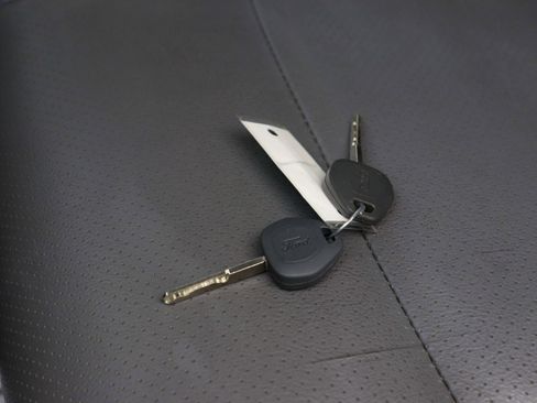 Used 2022 Ford E-350 and Econoline 350 Super Duty w/ Power Windows & Locks Group image 23