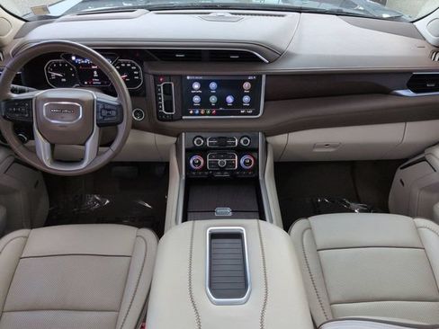 Used 2021 GMC Yukon Denali w/ Denali Ultimate Package RWD image 16