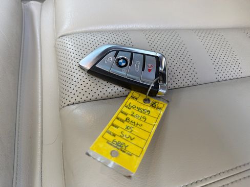 Used 2019 BMW X5 xDrive40i w/ Convenience Package AWD/4WD image 32