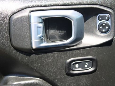 Used 2022 Jeep Wrangler Unlimited Sport AWD/4WD image 12