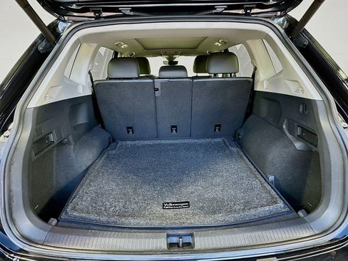 Used 2020 Volkswagen Tiguan SEL AWD/4WD image 26