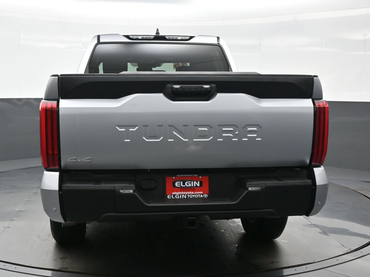 Used 2025 Toyota Tundra SR5 w/ SR5 Convenience Package AWD/4WD image 5
