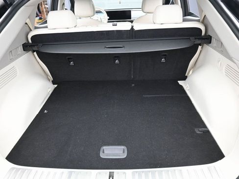 Used 2024 Genesis GV60 RWD image 32