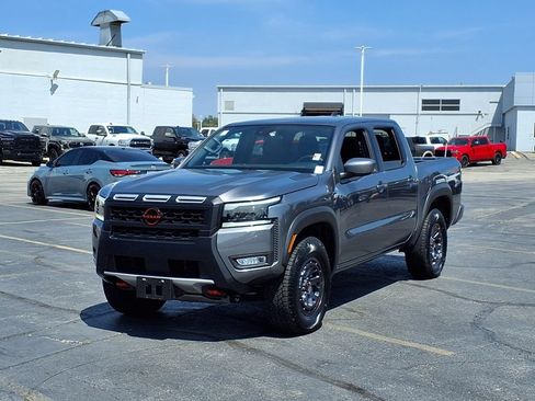 Used 2026 Nissan Frontier PRO-4X AWD/4WD image 2