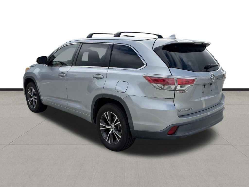Used 2016 Toyota Highlander XLE FWD image 7
