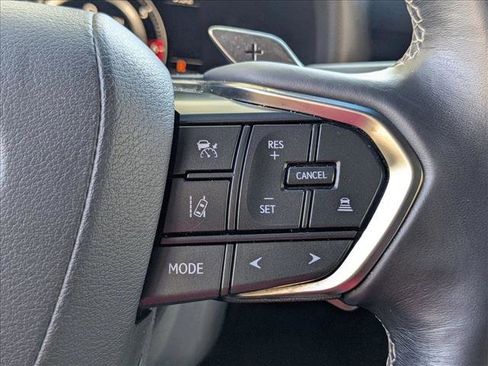 Used 2023 Lexus LX 600 4WD w/ Premium Package image 11