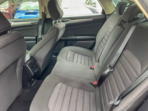 Used 2020 Ford Fusion SE FWD image 33