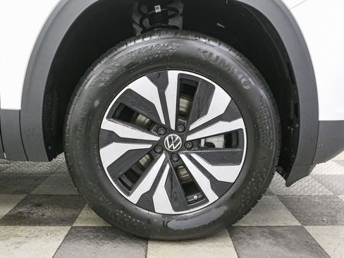 New 2026 Volkswagen Atlas Cross Sport SE image 14