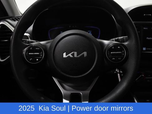 Used 2025 Kia Soul LX w/ LX Technology Package FWD image 13