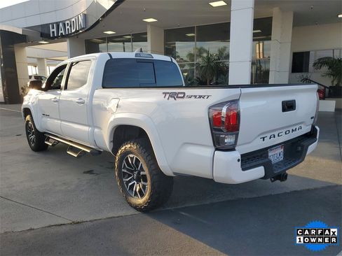 Used 2022 Toyota Tacoma TRD Sport image 3