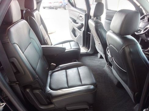 Used 2019 Chevrolet Traverse LT w/ LT Premium Package AWD/4WD image 19
