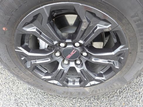 Used 2025 GMC Canyon Elevation w/ Convenience Package RWD image 10