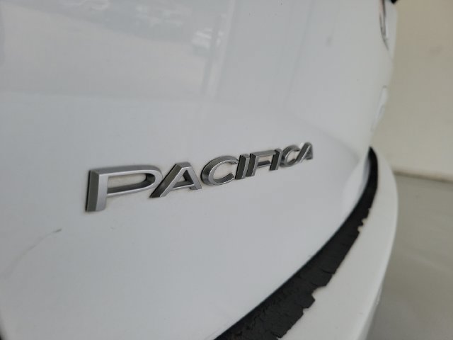 Used 2023 Chrysler Pacifica Pinnacle AWD/4WD image 9