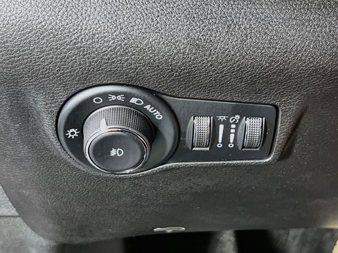 Used 2023 Jeep Compass Limited AWD/4WD image 10