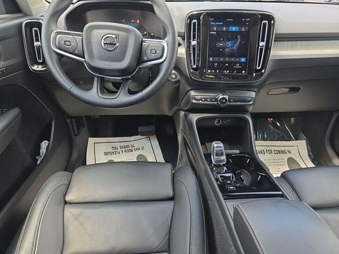 Used 2023 Volvo XC40 B5 Plus w/ Driver Assist Package AWD/4WD image 17
