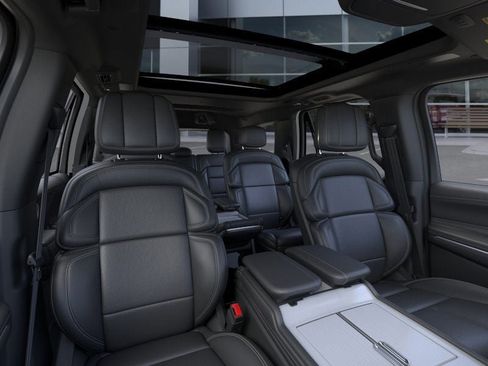 New 2025 Lincoln Navigator Reserve w/ Jet Appearance Package image 10