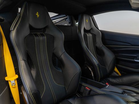 Used 2021 Ferrari F8 Tributo RWD image 14