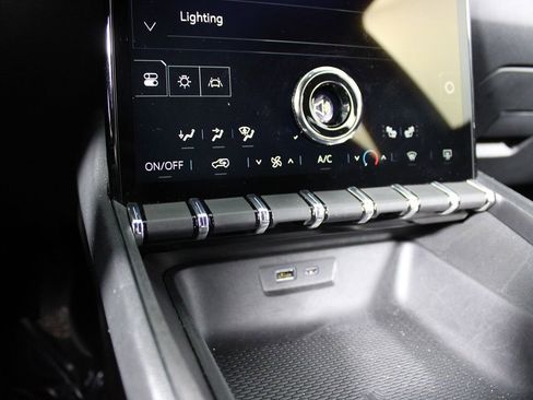 Used 2025 GMC Terrain Elevation image 27