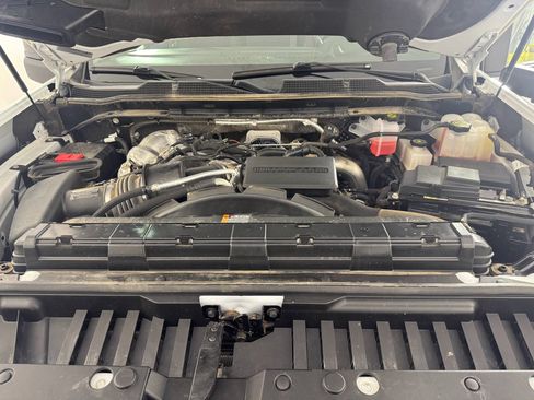 Used 2024 Chevrolet Silverado 2500 LT w/ Convenience Package image 10