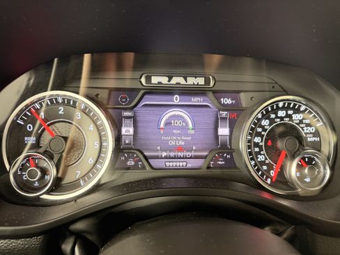 Used 2024 RAM 1500 Laramie AWD/4WD image 17