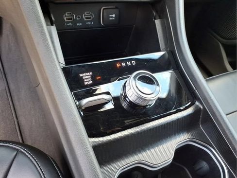 Used 2025 Jeep Grand Cherokee Limited AWD/4WD image 27