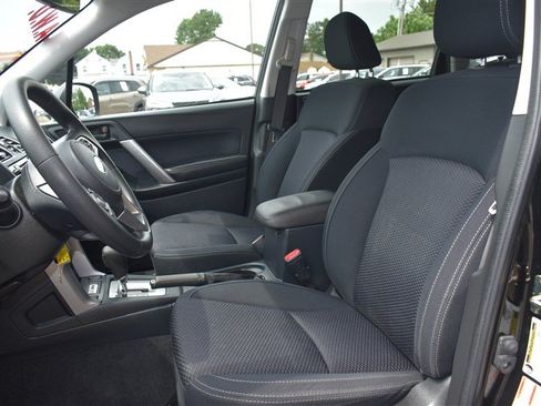 Used 2018 Subaru Forester 2.5i Premium AWD/4WD image 12