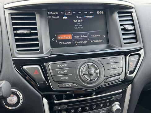 Used 2017 Nissan Pathfinder SV FWD image 22