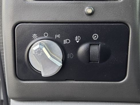 Used 2004 Ford F350 Lariat image 19