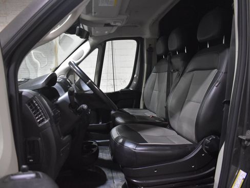 Used 2021 RAM ProMaster 2500 w/ Convenience Group FWD image 10