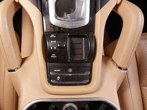Used 2014 Porsche Cayenne AWD/4WD image 17