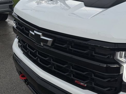 Used 2025 Chevrolet Silverado 1500 LT Trail Boss w/ Convenience Package II AWD/4WD image 7