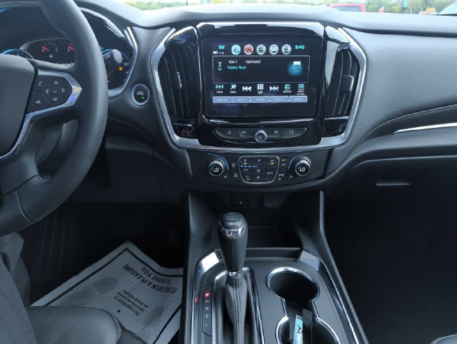 Used 2018 Chevrolet Traverse LT w/ LPO, Floor Liner Package FWD image 19