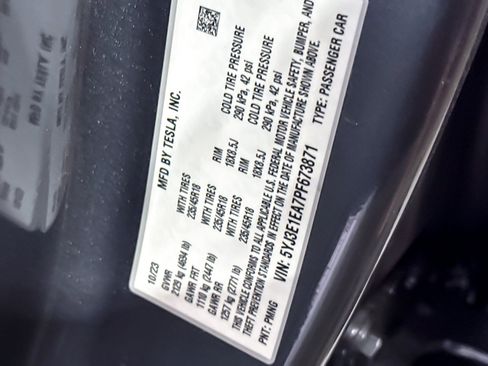 Used 2023 Tesla Model 3 Standard Range RWD image 29