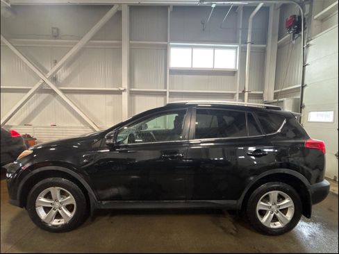 Used 2014 Toyota RAV4 XLE image 2