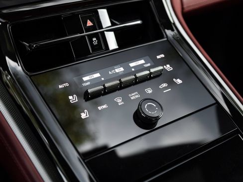 Certified 2024 Porsche Panamera RWD image 27