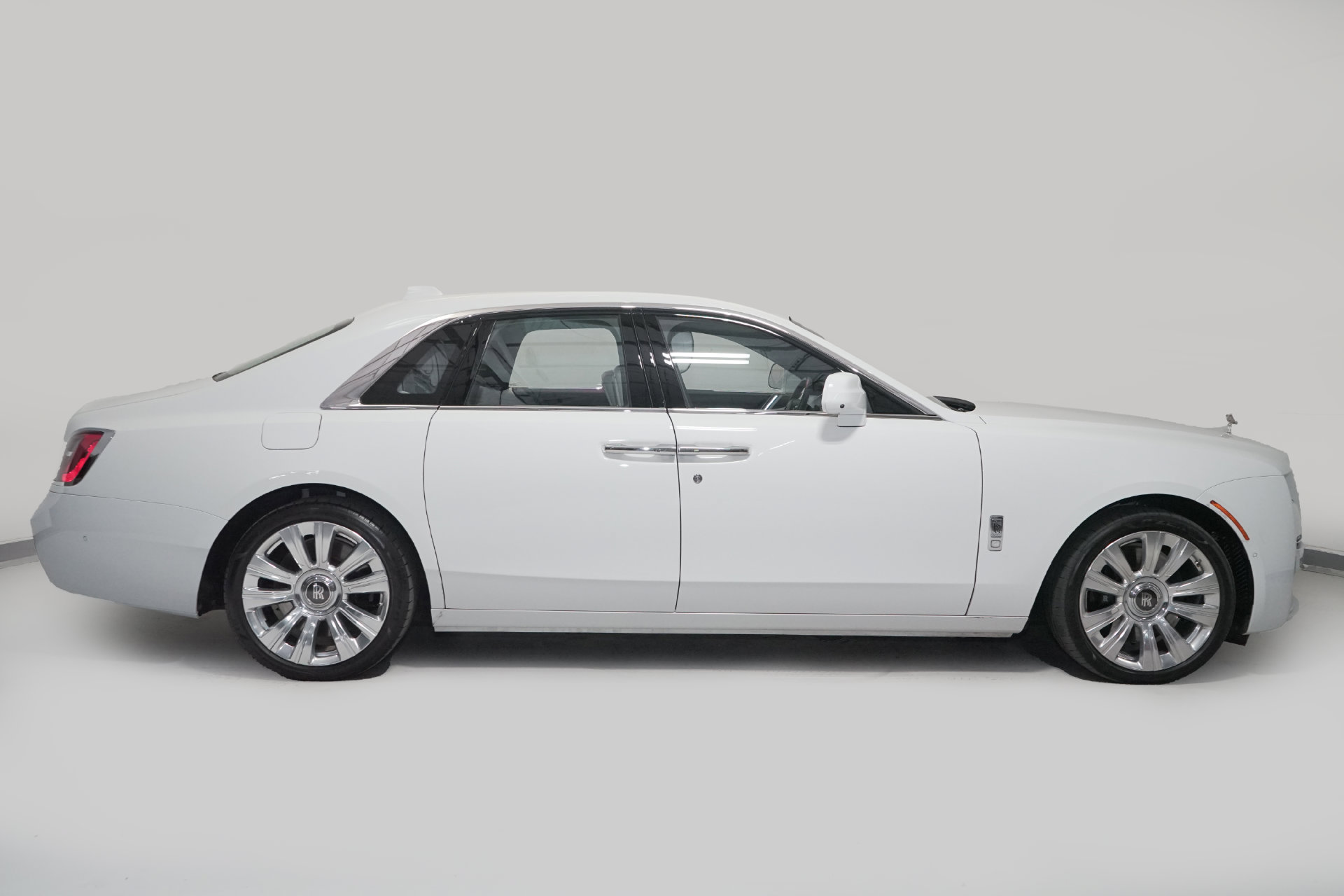Used 2021 Rolls-Royce Ghost AWD/4WD image 3