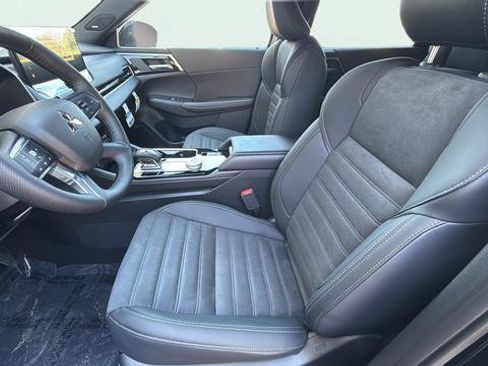 New 2026 Mitsubishi Outlander FWD image 13