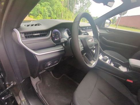 New 2025 Jeep Grand Cherokee L Laredo w/ Luxury Tech Group I AWD/4WD image 30