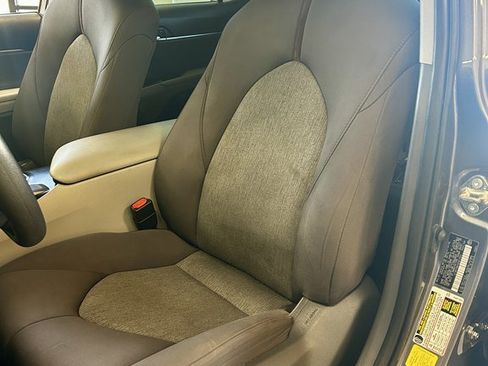 Used 2019 Toyota Camry LE image 14