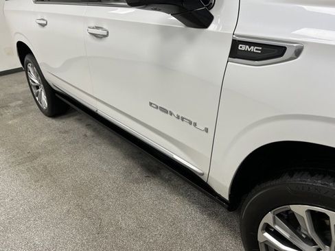 Used 2023 GMC Yukon XL Denali image 13