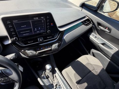Used 2021 Toyota C-HR LE FWD image 18