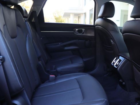 Used 2021 Kia Sorento SX image 22