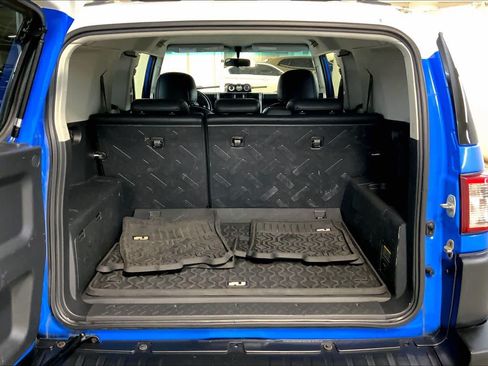 Used 2007 Toyota FJ Cruiser 2WD image 9