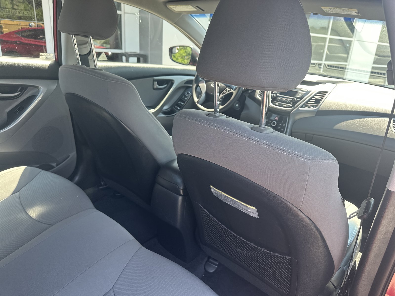 Used 2015 Hyundai Elantra SE FWD image 21