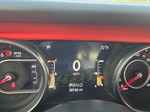 Used 2018 Jeep Wrangler Rubicon AWD/4WD image 9