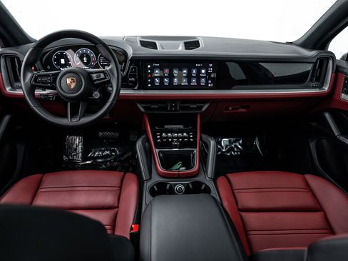 Certified 2025 Porsche Cayenne image 25