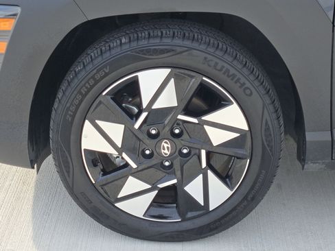 Used 2025 Hyundai Kona SEL FWD image 12